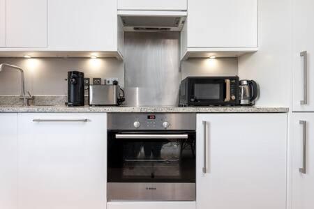Central, Stunning 2 Bed Apartment With Parking! Cambridge  Esterno foto