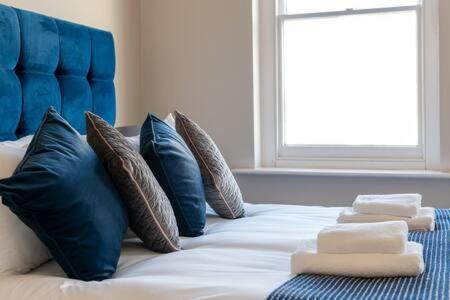 Central, Stunning 2 Bed Apartment With Parking! Cambridge  Esterno foto