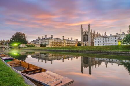 Central, Stunning 2 Bed Apartment With Parking! Cambridge  Esterno foto