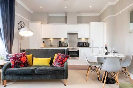 Central, Stunning 2 Bed Apartment With Parking! Cambridge  Esterno foto